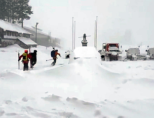 ДЕВЕТ СКИЈАША НЕСТАЛО, ШЕСТ СПАСЕНО НАКОН ЛАВИНЕ У КАЛИФОРНИЈИ