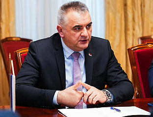 МИНИЋ СА ШЕФОМ МИСИЈЕ ОЕБС-а У БиХ