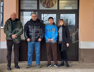 КИНЕЗ ОСВОЈИО СРЦА УЧЕНИКА И НАСTАВНИКА ОСНОВНЕ ШКОЛЕ "ЊЕГОШ"