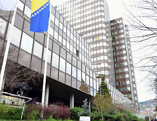 ФЕДЕРАЛНА ВЛАДА СЕ ЗАДУЖУЈЕ 400 МИЛИОНА КМ