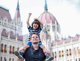 ОРБАН: ПОРОДИЦА ЈЕ СВЕТИЊА