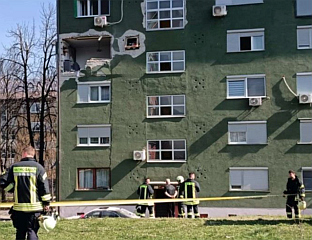 ДВИЈЕ ОСОБЕ ТЕШКО ПОВРИЈЕЂЕНЕ У ЕКСПЛОЗИЈИ ПЛИНСКЕ БОЦЕ У ЗЕНИЦИ