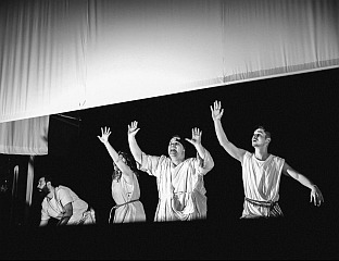 ОДИГРАНА ПРЕМИЈЕРА ПРЕДСТАВЕ "ОДИСЕЈ - СТВАРАЊЕ ХЕРОЈА"