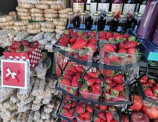 СТИГЛЕ ПРВЕ ЈАГОДЕ ИЗ ХЕРЦЕГОВИНЕ