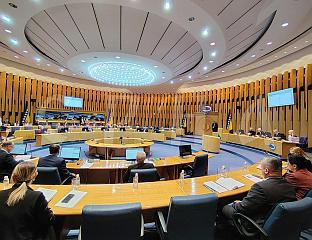 ПРЕД ДЕЛЕГАТИМА ШЕСТ ЕВРОПСКИХ ЗАКОНА