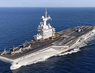 НОСАЧ АВИОНА "ШАРЛ ДЕ ГОЛ"  УПЛОВИО У СРЕДОЗЕМНО МОРЕ