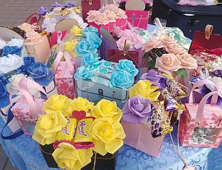 ГЛАВНА УЛИЦА ПРЕПУНА ЦВИЈЕЋА ЗА ДАН ЖЕНА