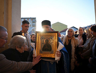 ЧУДОТВОРНА ИКОНА "УМЕКШАЊЕ ЗЛИХ СРЦА" ДОЧЕКАНА У БИЈЕЉИНИ