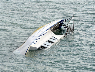 ПОТОНУО БРОД СА МИГРАНТИМА КОД АНТАЛИЈЕ, 15 МРТВИХ