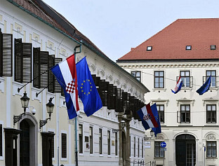 ВЛАДА СМАЊИЛА АКЦИЗЕ ДА БИ ИЗБЈЕГЛА НАГЛЕ СКОКОВЕ ЦИЈЕНЕ ГОРИВА