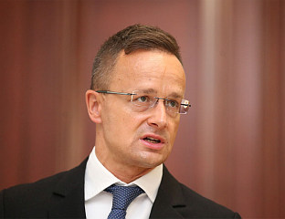 СИЈАРТО: ОДМАХ УКИНУТИ ЗАБРАНУ ИСПОРУКА РУСКИХ ЕНЕРГЕНАТА