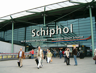 СУД ПОНИШТИО ОДЛУКУ О ОГРАНИЧЕЊУ БРОЈА ЛЕТОВА НА "СХИПХОЛУ"