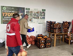 НАРОДНОЈ КУХИЊИ У ДОБОЈУ УРУЧЕНИ ВОЋЕ И ПОВРЋЕ