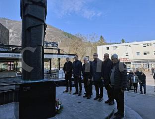 ОСТОЈИЋ И ЧЛАНОВИ РАВНОГОРСКОГ ПОКРЕТА ОДАЛИ ПОШТУ СРПСКИМ ХЕРОЈИМА