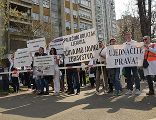 ЉЕКАРИ ТРАЖЕ ПОВЕЋАЊЕ ПЛАТА, ОСАМ СПЕЦИЈАЛИСТА НАПУСТИЛО КАНТОН