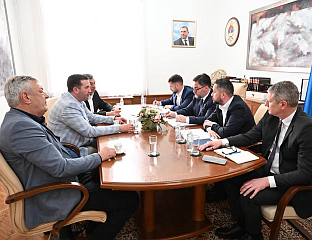 КОШАРАЦ СА СЕМБЕРСКИМ ПРИВРЕДНИЦИМА О ФОРМИРАЊУ СЛОБОДНЕ ЗОНЕ