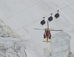 КАБИНА ПАЛА СА ЖИЧАРЕ, У ТОКУ СПАСАВАЊЕ