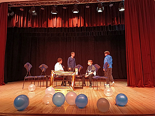 ОСАМ ШКОЛА НА ПРВОМ ФЕСТИВАЛУ ШКОЛСКЕ ДРАМСКЕ СЦЕНЕ