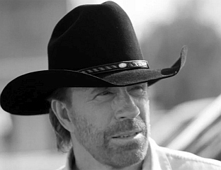 ПРЕМИНУО ЧАК НОРИС