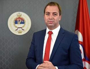 СЕЛАК СУМЊА У РАД СУДА БиХ И ВСТС, ТРАЖИ ОДГОВОРЕ ОД ОЕБС-а И ЕВРОПСКЕ КОМИСИЈЕ