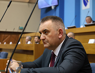 МИНИЋ: НАРЕДНЕ СЕДМИЦЕ СЈЕДНИЦА СКУПШТИНЕ О ПОВЕЋАЊУ ПЛАТА