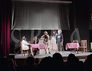 ГЛУМИЦЕ ИЗ ЗВОРНИКА ИЗВЕЛЕ ПРЕДСТАВУ "ШМИЗЛЕ"