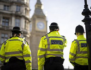 УХАПШЕНЕ ДВИЈЕ ОСОБЕ ЗБОГ ПАЉЕВИНЕ ЈЕВРЕЈСКИХ САНИТЕТСКИХ ВОЗИЛА