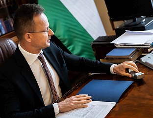 СИЈАРТО: БРИСЕЛ СЕ МИЈЕША У МАЂАРСКЕ ИЗБОРЕ