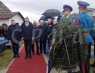 ПОЛОЖЕНИ ВИЈЕНЦИ КОД СПОМЕН-КРСТА У СИЈЕКОВЦУ