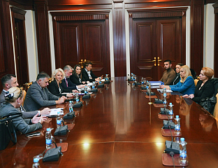 УСАГЛАШЕН МОДЕЛ УСЛУГА ДНЕВНОГ ЦЕНТРА ЛИЦИМА СА СМЕТЊАМА У РАЗВОЈУ