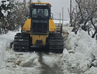 АНГАЖОВАНА ТЕШКА МЕХАНИЗАЦИЈА, ПРОХОДНИ СКОРО СВИ ПУТЕВИ НА МАЊАЧИ