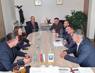 ТЕШИЋ СА КУЗМИЋЕВОМ: ЗНАЧАЈНО НАЈАВЉЕНО ИЗДВАЈАЊЕ 370.000 КМ ЗА УРЕЂЕЊЕ ЦРНОГ ПОТОКА