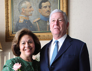 КАРАЂОРЂЕВИЋИ ЧЕСТИТАЛИ ВАСКРС ПРАВОСЛАВНИМ ВЈЕРНИЦИМА