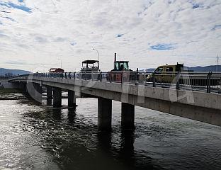 РАДОЊИЋ: НОВИ МОСТ ПРЕПОЛОВИЋЕ РАНИЈЕ САОБРАЋАЈНЕ ГУЖВЕ