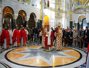 ПАТРИЈАРХ ПОРФИРИЈЕ: ПОСВЕТИМО СЕ БОГУ ДА БИ ДОСТОЈНО ПРОСЛАВИЛИ ВАСКРС