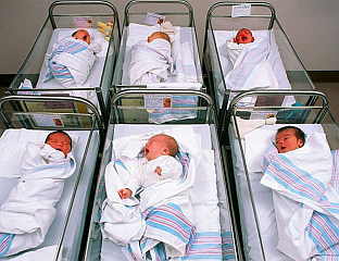 РОЂЕНЕ 22 БЕБЕ