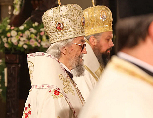 МИТРОПОЛИТ ЈЕФРЕМ ПРЕДВОДИО ЛИТУРГИЈУ У ХРАМУ ХРИСТА СПАСИТЕЉА