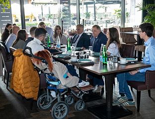 ДОДИК СА МЛАДИМ СОЦИЈАЛДЕМОКРАТАМА, ГЕНЕРАЦИЈА КОЈА ЗНА ДА ЈЕ БУДУЋНОСТ У СРПСКОЈ