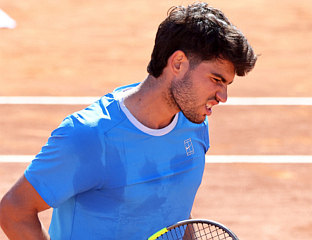 АЛКАРАС СЕ ПОВУКАО СА ТУРНИРА У БАРСЕЛОНИ ЗБОГ ПОВРЕДЕ