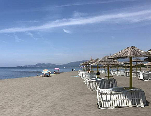 УРЕЂЕНА ПЛАЖА НА АДИ БОЈАНИ