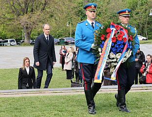 МАЦУТ: ЈАЈИНЦИ СУ СИМБОЛ БОЛА И ТРАЈНОГ СЈЕЋАЊА НА НЕВИНО СТРАДАЛЕ
