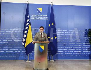 КОШАРАЦ: СНСД И ЊЕГОВИ ПРЕДСТАВНИЦИ НЕ БЛОКИРАЈУ, ВЕЋ ШТИТЕ СВОЈА НАЦИОНАЛНА ПРАВА