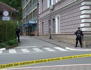 ИСЛАМИСТА НАПАО ПОЛИЦИЈСКУ СТАНИЦУ У ЗВОРНИКУ 2015. ГОДИНЕ