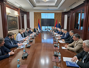 УСПОСТАВИТИ ЗАЈЕДНИЧКЕ ПРОИЗВОДНЕ КАПАЦИТЕТЕ