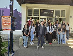 КОС: БИБЛИОТЕКАРИ ВАЖНИ У ВАСПИТНО-ОБРАЗОВНОМ ПРОЦЕСУ