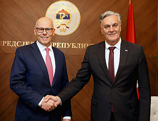 KARAN AT A MEETING WITH BEYER: SRPSKA'S INSTITUTIONS COMMITTED TO DIALOGUE AND RESPECTING THE DAYTON AGREEMENT