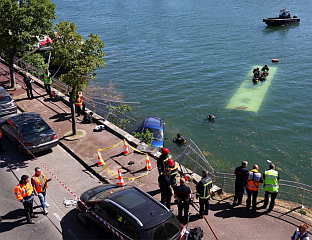 ЖЕНА НА ОБУЦИ ЗА ВОЗАЧА СЛЕТЈЕЛА АУТОБУСОМ У РИЈЕКУ СЕНУ