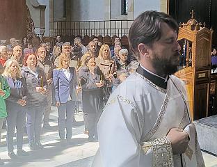 У БЕОГРАДУ СЛУЖЕН ПАРАСТОС СРБИМА УБИЈЕНИМ У ЗЛОЧИНАЧКОЈ АКЦИЈИ "БЉЕСАК"