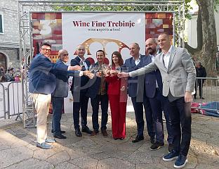 WINE FESTIVAL OPENS WITH MORE THAN 60 EXHIBITORS