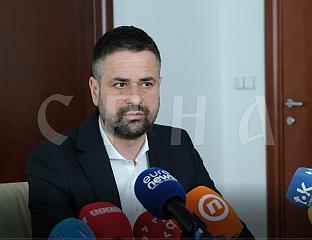 АМИЏИЋ: НЕМА РАЗЛОГА ЗА СТАВЉАЊЕ НА СИВУ ЛИСТУ МАНИВАЛА